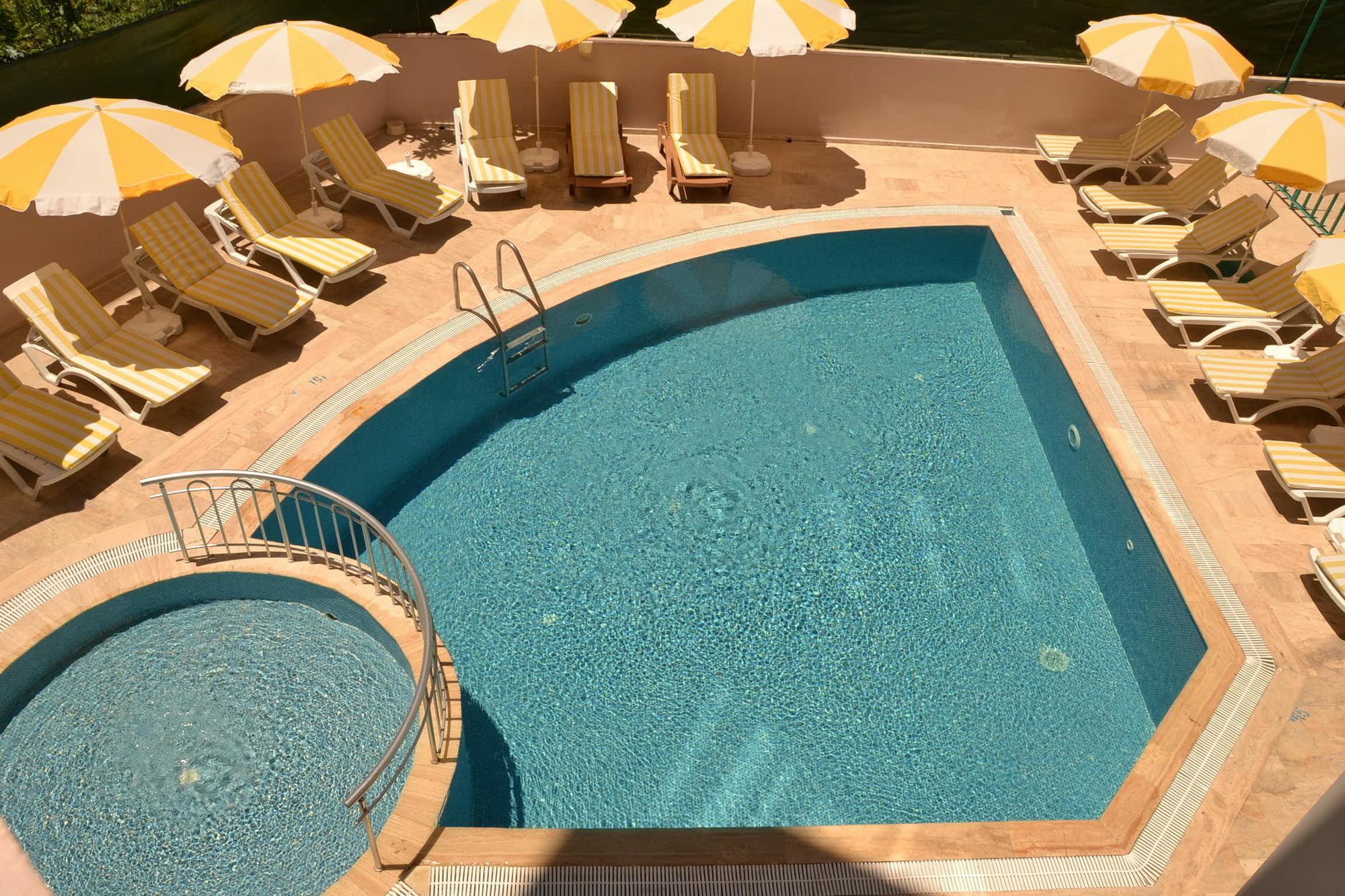 אלאניה Elfida Apart Hotel מראה חיצוני תמונה
